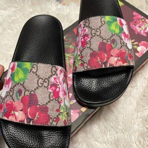 Gucci GG Blooms Supreme flip flop slide sandals